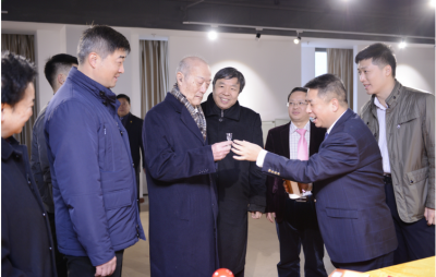 十一屆全國(guó)政協(xié)副主席厲無(wú)畏親臨天朝上品酒業(yè)視察